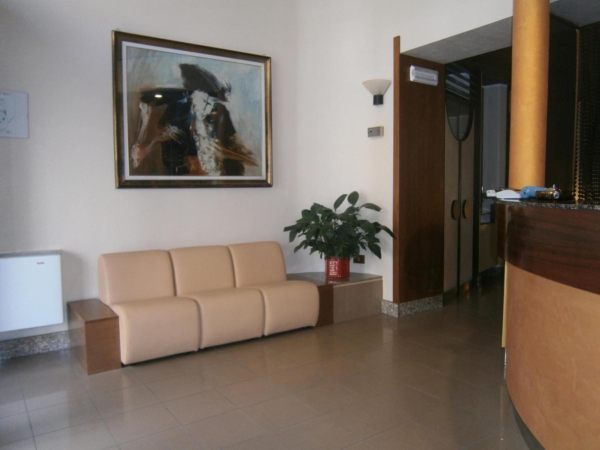 Hotel Corona Термоли Екстериор снимка