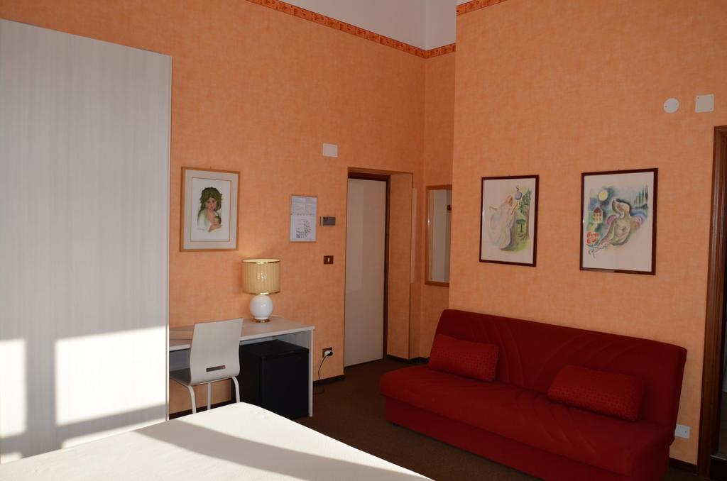 Hotel Corona Термоли Екстериор снимка
