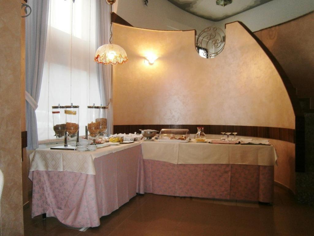 Hotel Corona Термоли Екстериор снимка