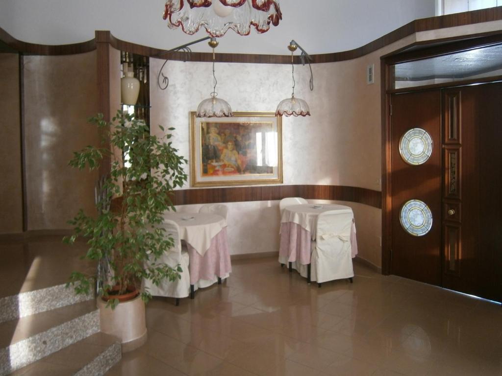 Hotel Corona Термоли Екстериор снимка